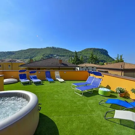 La Terrazza Sul Gæstehus Garda (Verona)